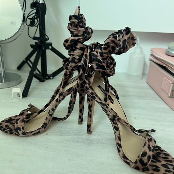 Cheetah lace up heels open toe brand new - Picture 3 of 4